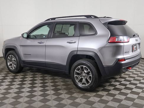Used 2022 Jeep Cherokee Trailhawk AWD/4WD image 11