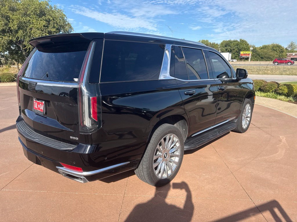 Used 2021 Cadillac Escalade Premium Luxury AWD/4WD image 4