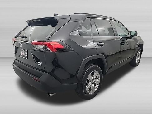 Used 2025 Toyota RAV4 XLE AWD/4WD image 5