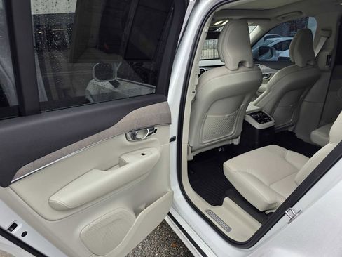 Certified 2024 Volvo XC90 T8 Plus w/ Protection Package Premier image 16