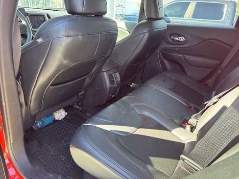 Used 2021 Jeep Cherokee Trailhawk image 19