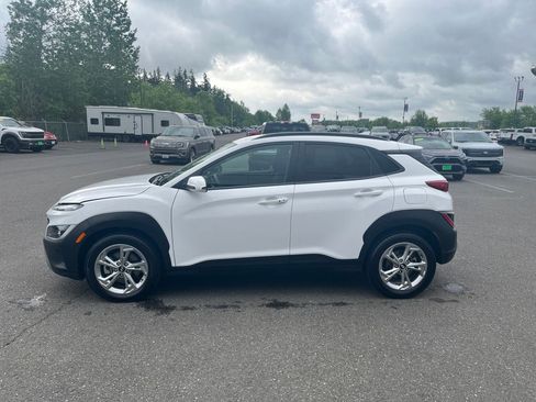 Used 2023 Hyundai Kona SEL AWD/4WD image 2