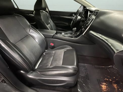 Used 2019 Nissan Maxima 3.5 SV w/ Floor Mat Group FWD image 21