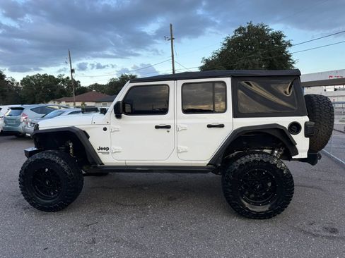 Used 2018 Jeep Wrangler Unlimited Sport AWD/4WD image 8