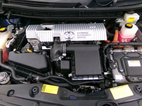 Used 2014 Toyota Prius Three image 25