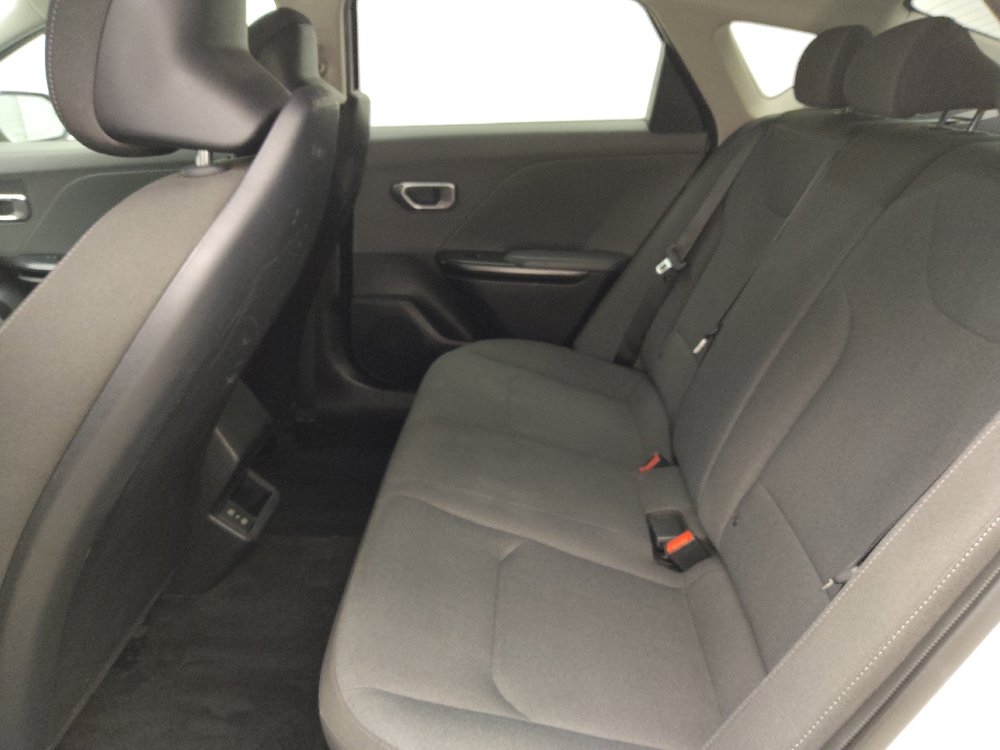 Used 2025 Kia K4 FWD image 18