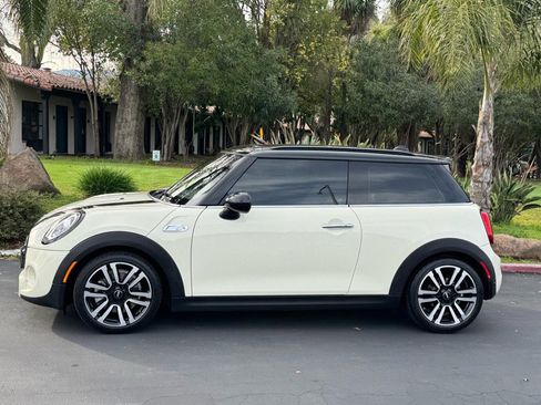 Used 2019 MINI Cooper S w/ Premium Package image 2