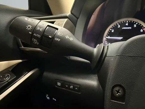 Used 2016 Lexus IS 200t RWD image 20