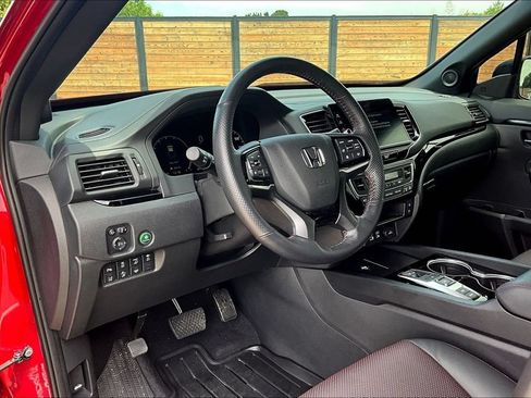 Used 2025 Honda Ridgeline Black Edition image 13
