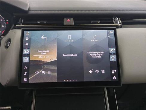 Certified 2026 Land Rover Range Rover Velar Dynamic SE AWD/4WD image 15
