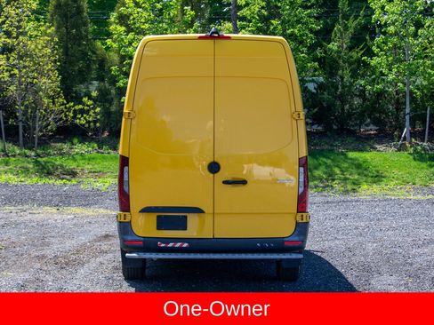 Used 2021 Mercedes-Benz Sprinter 2500 image 7
