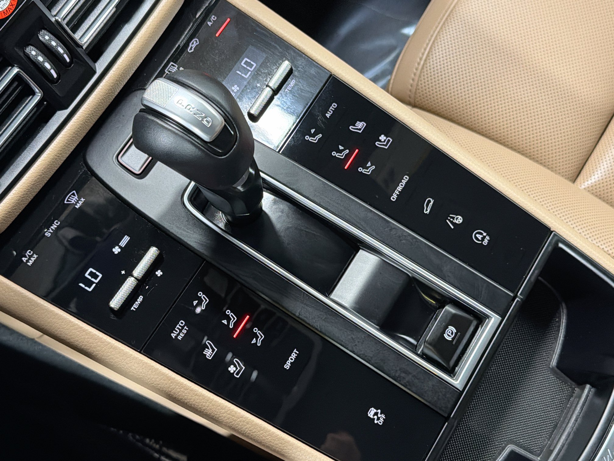 Certified 2026 Porsche Macan AWD/4WD image 27