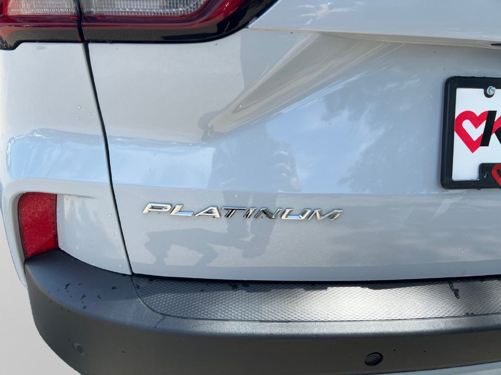 Used 2025 Ford Escape Platinum AWD/4WD image 10