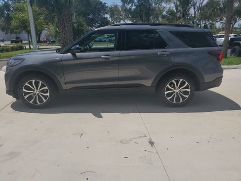 Certified 2025 Ford Explorer ST-Line AWD/4WD image 11