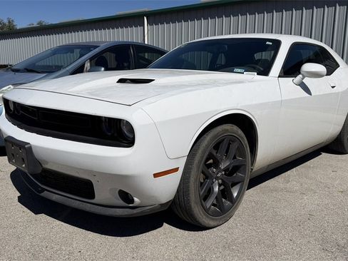 Used 2019 Dodge Challenger SXT w/ Blacktop Package image 15