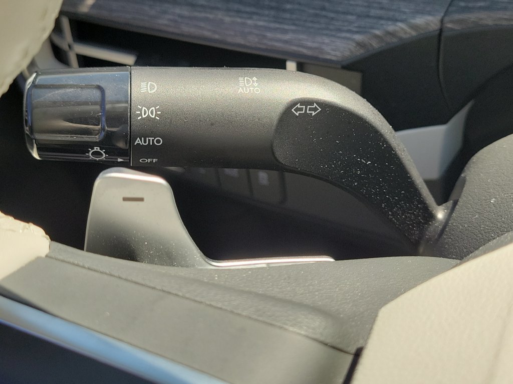 Used 2025 Hyundai Santa Fe Limited AWD/4WD image 11