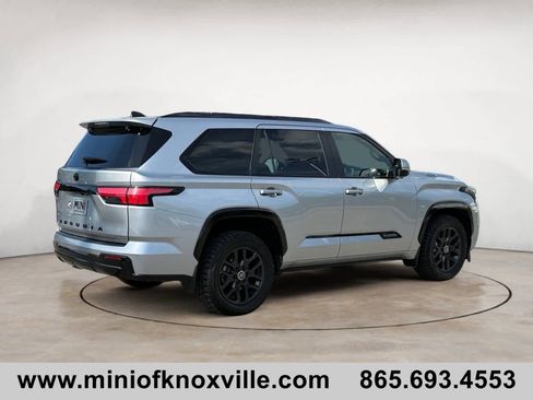 Used 2024 Toyota Sequoia Platinum AWD/4WD image 3