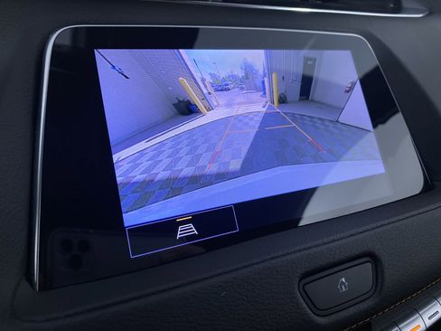 Used 2023 Cadillac XT4 Premium Luxury image 6