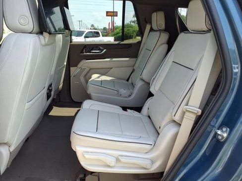 Used 2025 GMC Yukon Denali w/ Denali Reserve Package image 20