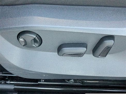 Used 2022 Volkswagen Taos SE image 18