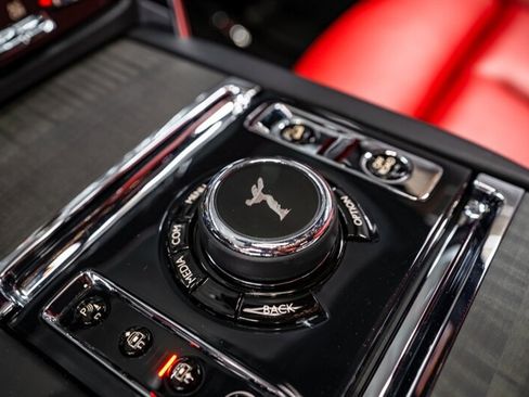 Used 2020 Rolls-Royce Cullinan image 19