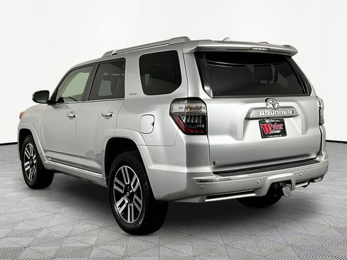Used 2016 Toyota 4Runner Limited AWD/4WD image 3
