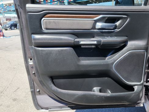 Used 2021 RAM 1500 Laramie AWD/4WD image 12