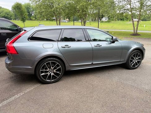 Used 2018 Volvo V90 T6 Cross Country w/ Convenience Package AWD/4WD image 7