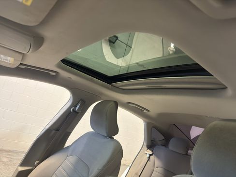 Used 2019 Ford Fusion SE image 15