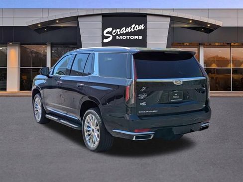 Used 2023 Cadillac Escalade Premium Luxury AWD/4WD image 3