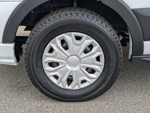 Used 2023 Ford Transit 350 XLT image 28