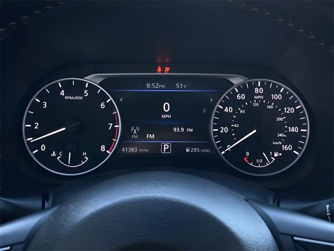 Used 2023 Nissan Sentra SR w/ SR Premium Package image 10