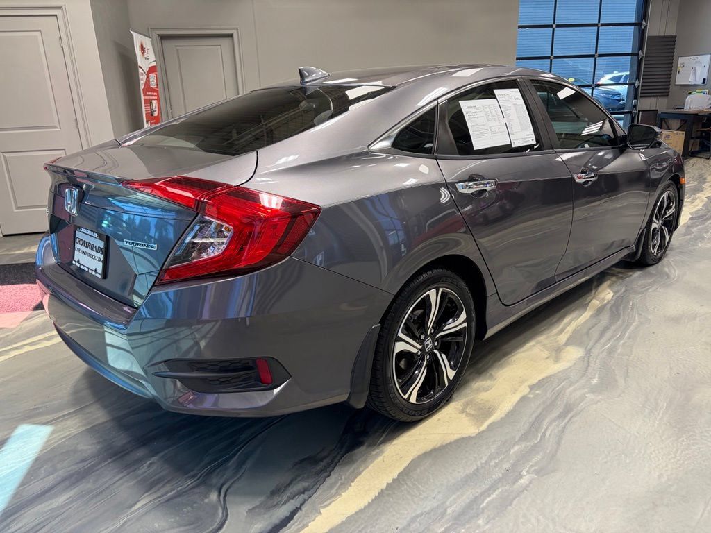 Used 2018 Honda Civic Touring image 30