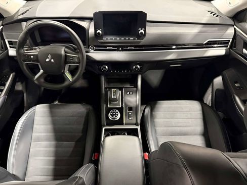 Used 2023 Mitsubishi Outlander SE AWD/4WD image 38