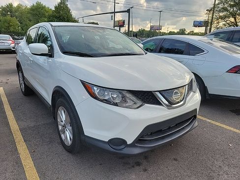 Used 2019 Nissan Rogue Sport S w/ Appearance Package FWD image 3