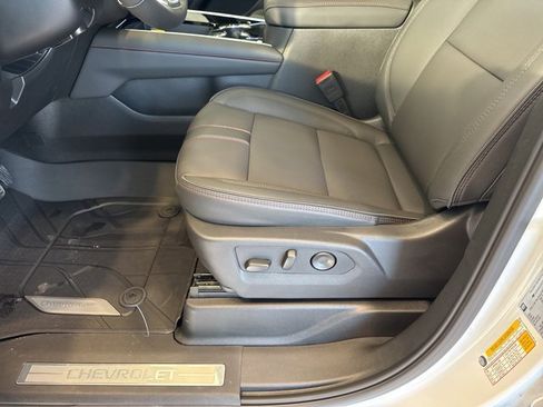 New 2026 Chevrolet Suburban RST image 8