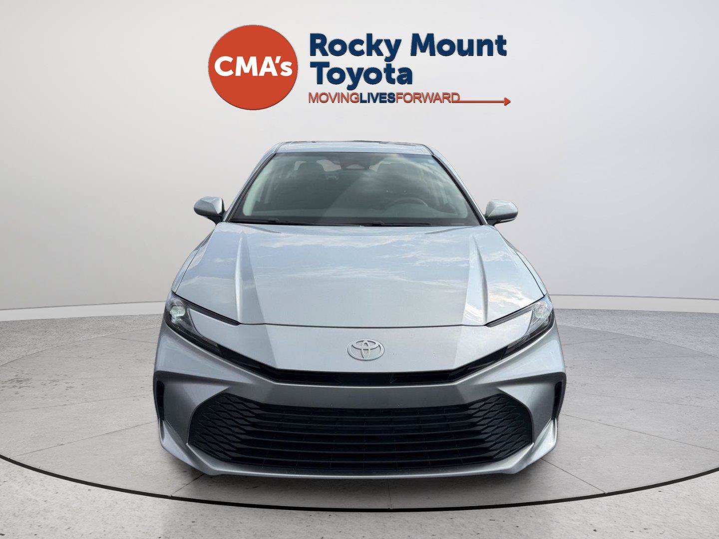 Used 2025 Toyota Camry LE FWD image 2