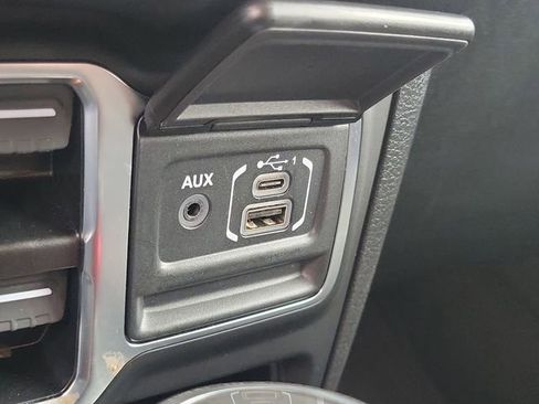 Used 2025 Jeep Wrangler Unlimited Sahara AWD/4WD image 20