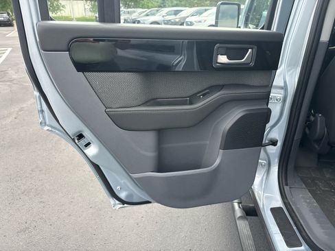 Used 2025 INEOS Grenadier Station Wagon AWD/4WD image 13