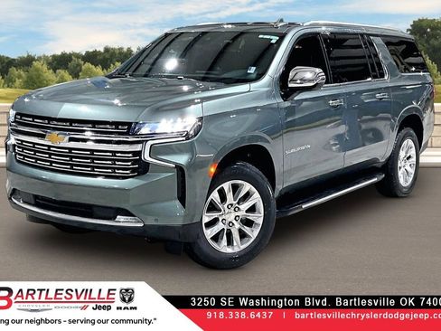 Used 2023 Chevrolet Suburban Premier image 1