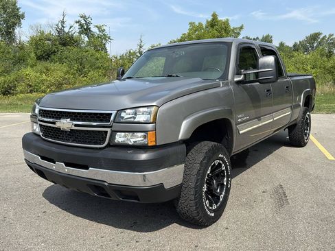 Used 2007 Chevrolet Silverado 2500 LT w/ Heavy-Duty Power Package AWD/4WD image 1
