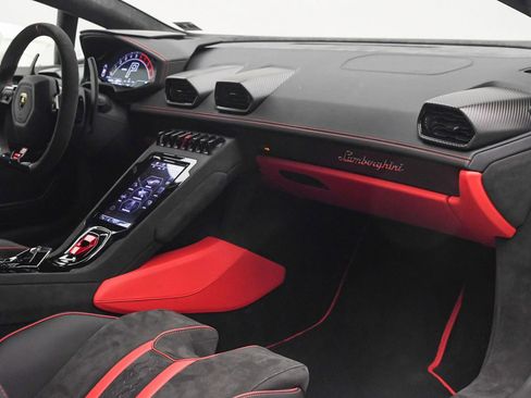 Used 2023 Lamborghini Huracan Tecnica image 16