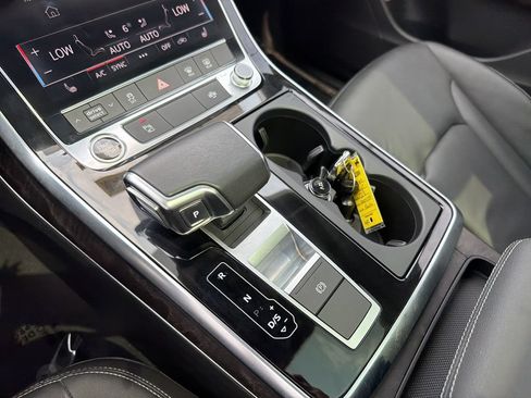 Used 2023 Audi Q8 Premium AWD/4WD image 27