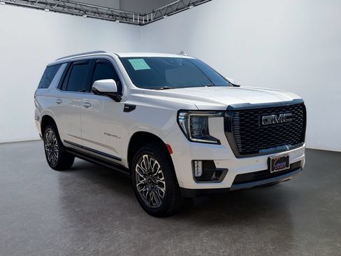 Used 2023 GMC Yukon Denali Ultimate AWD/4WD image 3