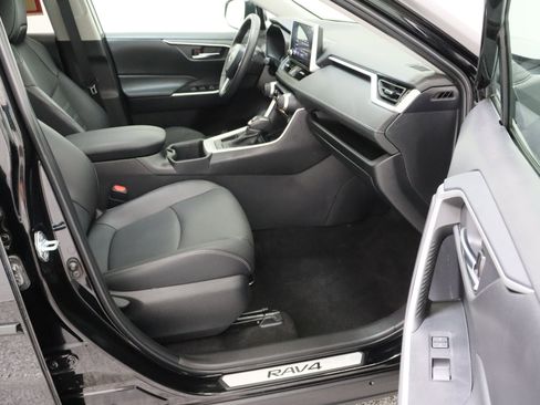 Used 2025 Toyota RAV4 XLE Premium FWD image 38