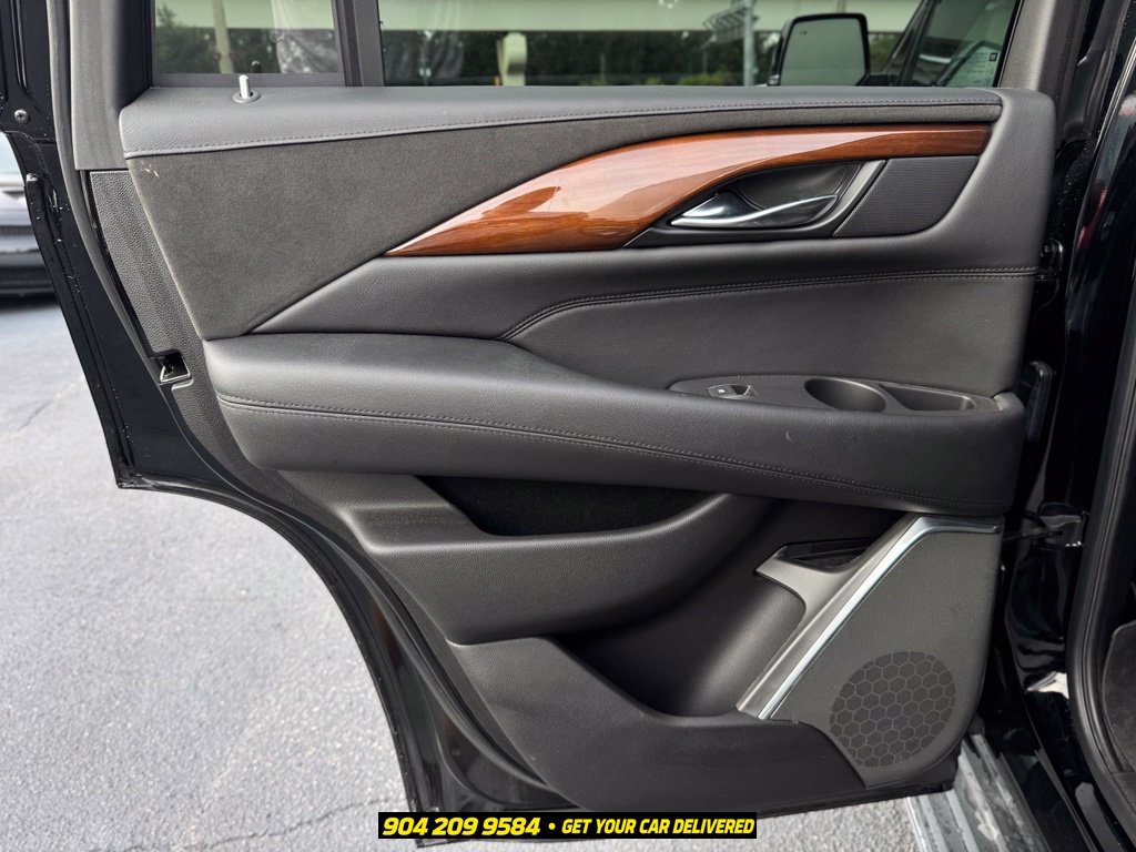 Used 2020 Cadillac Escalade Luxury AWD/4WD image 21