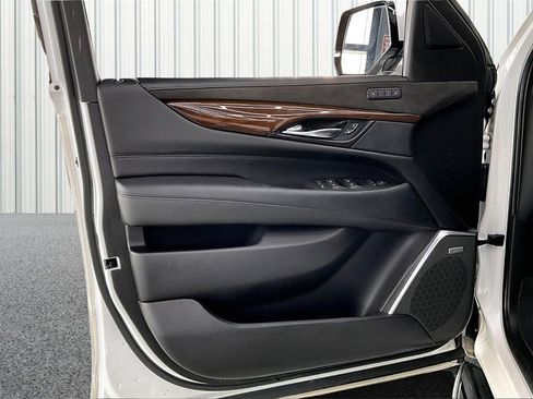 Used 2020 Cadillac Escalade ESV Luxury image 20