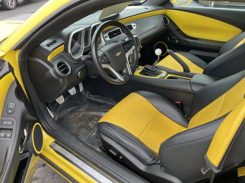 Used 2015 Chevrolet Camaro SS w/ Black Rally Stripe Package image 12