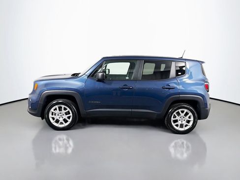 Used 2023 Jeep Renegade Latitude AWD/4WD image 4