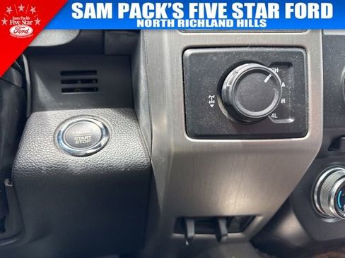 Used 2015 Ford F150 Platinum w/ Equipment Group 701A Luxury image 13